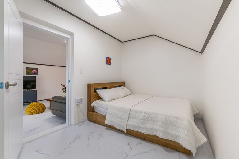 Bedroom 3, MeinHeim, Namhae