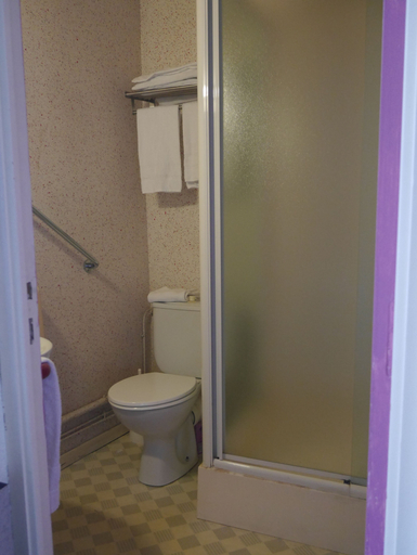 Bathroom 4, Hôtel Terminus, Ille-et-Vilaine