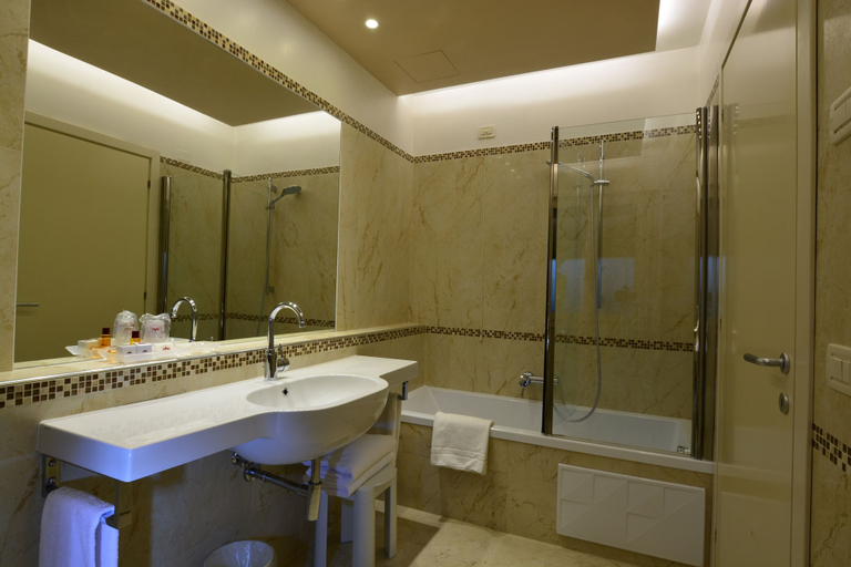 Bathroom 4, San Marco Palace, Venezia