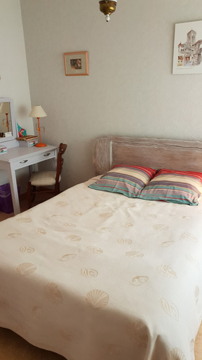Bedroom 3, Au Bel Air, Yonne