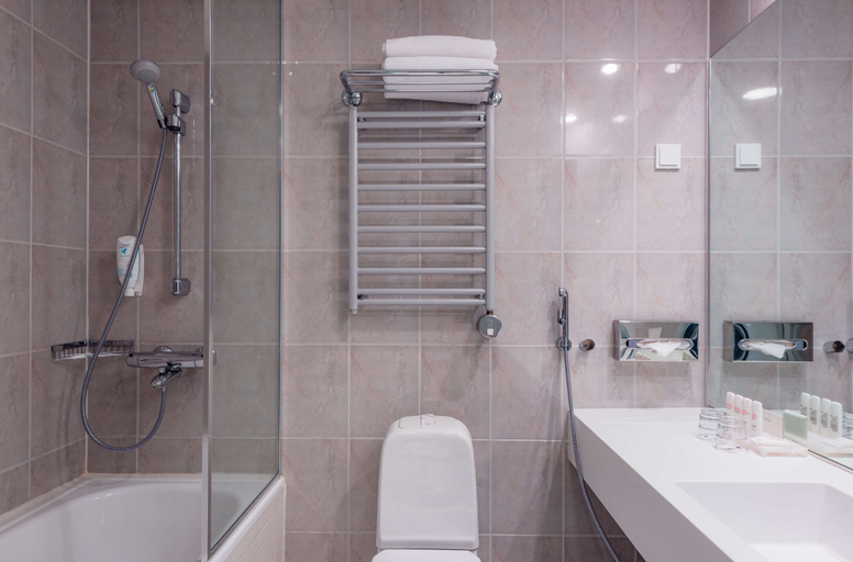 Bathroom 4, Radisson Blu Seaside Hotel, Helsinki, Uusimaa