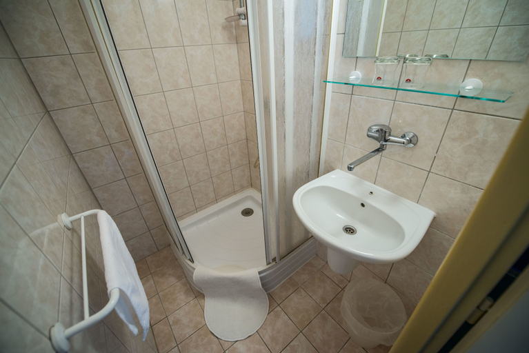 Bathroom 4, Parkhotel Harrachov, Semily