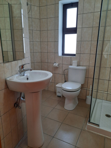 Bathroom 3, Marinea Villas