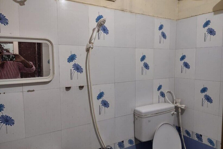 Bathroom 5, Aahvanam Service Apartment, Visakhapatnam
