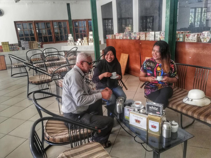 Food & Drinks, Green Garden Resort, Palugaswewa