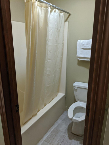 Bathroom 3, Key West Inn Hobart, Lake