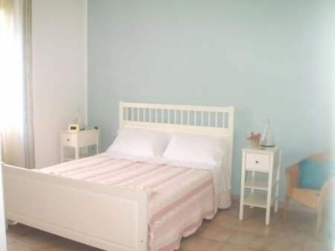 Bedroom 3, Bed & Roses, Pescara