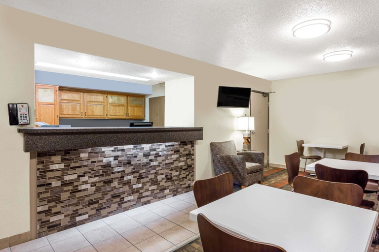 Others 5, Super 8 by Wyndham Lewisburg, Greenbrier