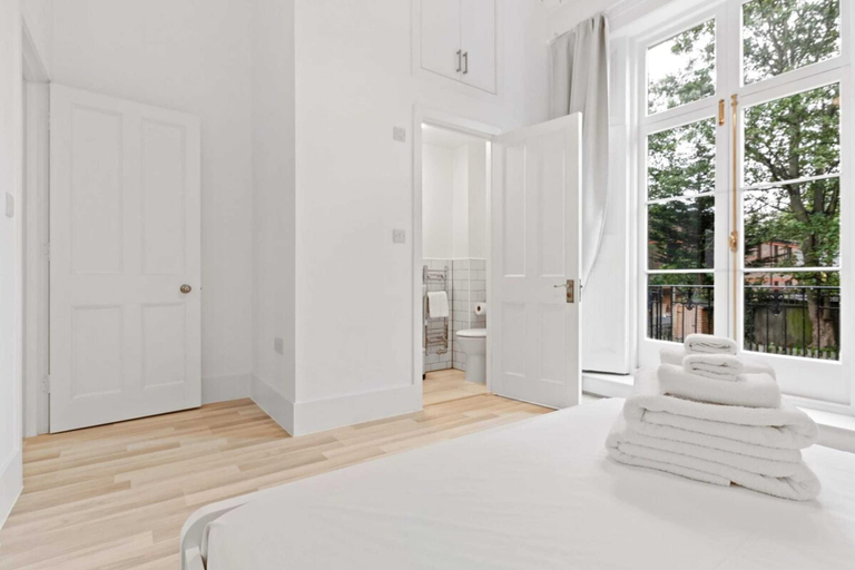 Bedroom 2, Refined, Light 1 Bed Apt w Balcony in Brixton, London