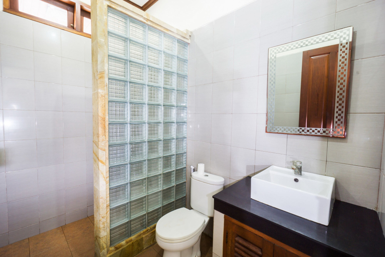 Bathroom 4, Pondok Baruna Garden Rooms, Klungkung