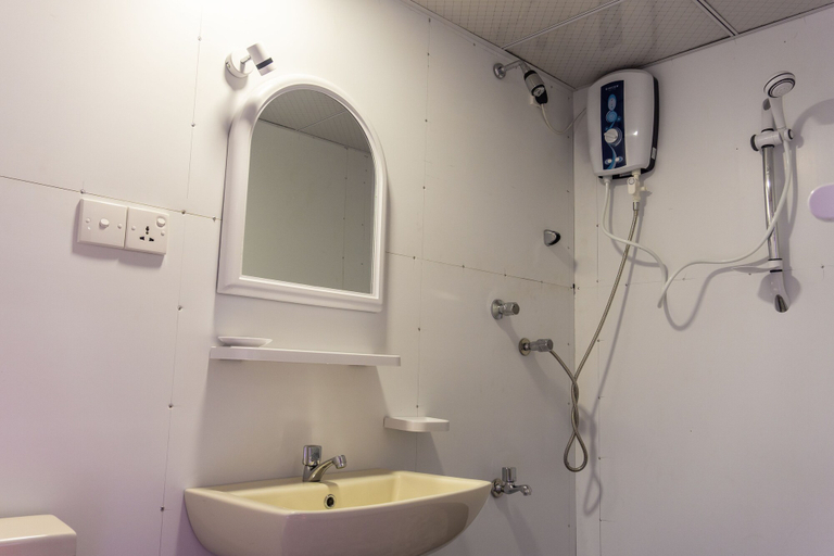 Bathroom, Ceylon Casita, Weligama