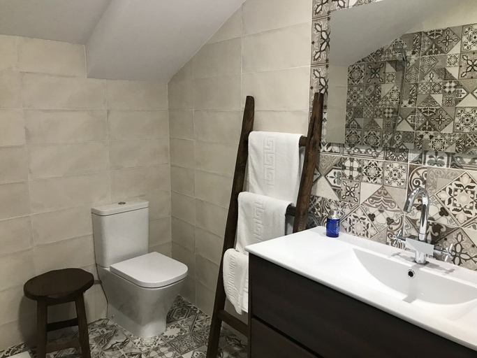 Bathroom 4, B&B Puente de Órbigo, León