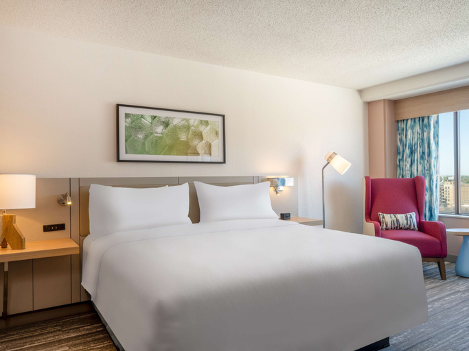 Bedroom 4, Hilton Garden Inn Toledo Downtown, Lucas