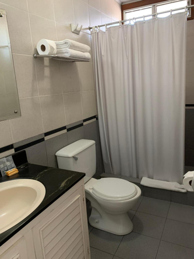 Bathroom, Hotel Acosta, Maynas