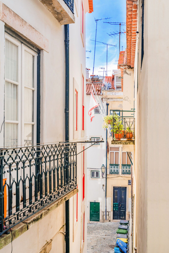 Others 5, Romantic Alfama Getaway, Lisbon