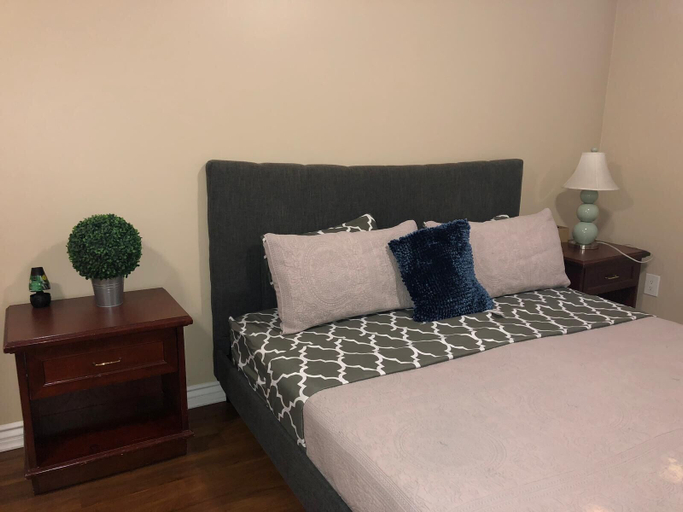 Bedroom 2, Hollywood Splendid Vacations, Los Angeles