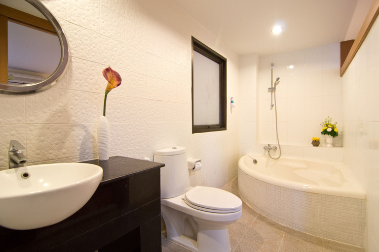 Bathroom 5, Bella Villa Metro, Pattaya