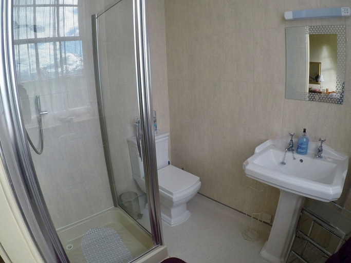 Bathroom 3, Whitchurch Farm Guesthouse, Warwickshire