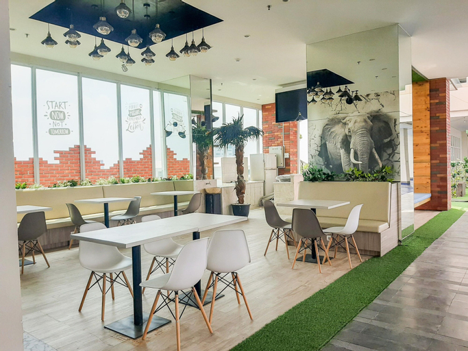 Food & Drinks, Modern Studio Apartment at B Residence By Travelio, South Tangerang