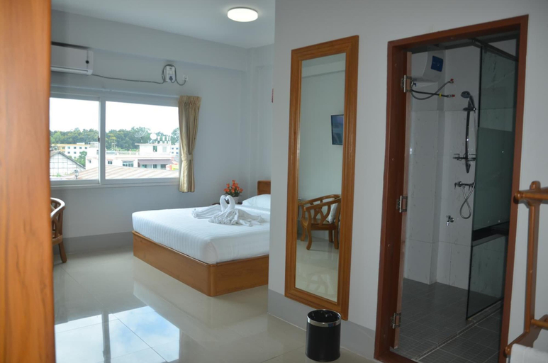 Bathroom 3, Hotel Maymyo, Mandalay
