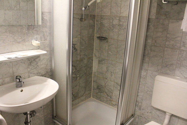 Bathroom 5, Hotel Spahr, Stuttgart