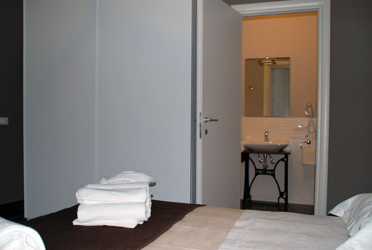 Bedroom 2, Casasicilia Carlo V, Palermo