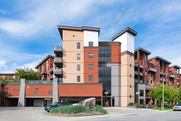 Exterior & Views 2, Playa Del Sol Retreat 550 | Pool + Hot Tub | Sleeps 6, Central Okanagan