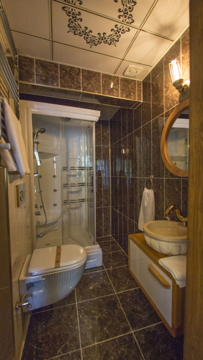 Bathroom 5, Bayezid Han Konak, Merkez