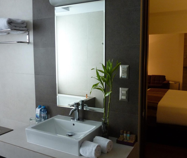 Bathroom 4, Aku Hotels, Lima