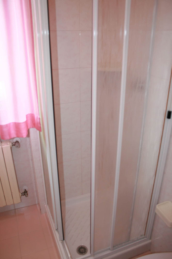 Bathroom 4, Hotel La Perla, Teramo