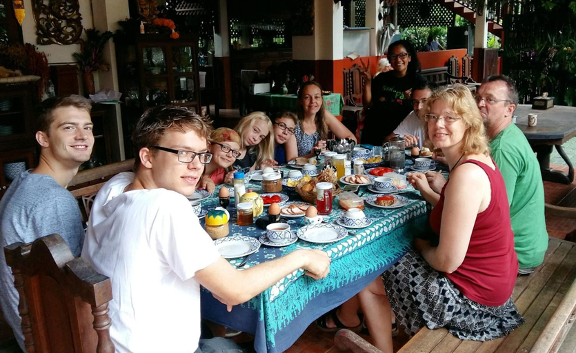 Food & Drinks 5, Golden Teak Home Resort, Saraphi