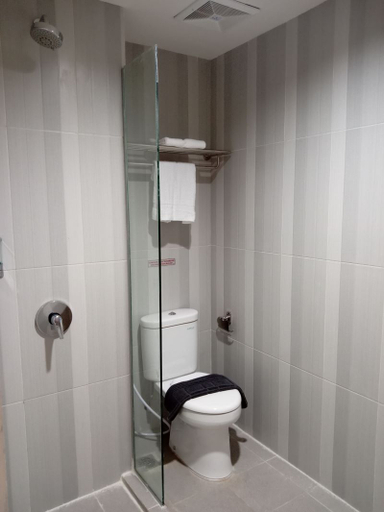 Bathroom 4, Lex Hotel Banjarmasin By Excelsior, Banjarmasin