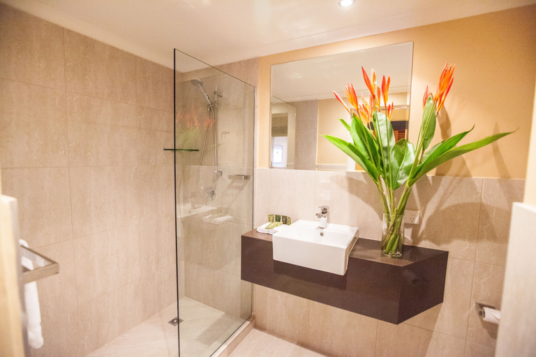 Bathroom 5, Villa San Michele, Douglas