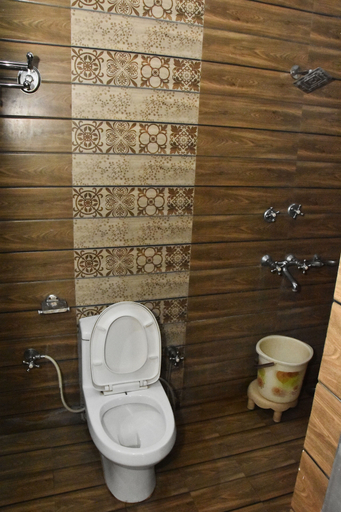 Bathroom 5, Hotel Neelkanth Mahadev Hotel & Resorts, Reasi