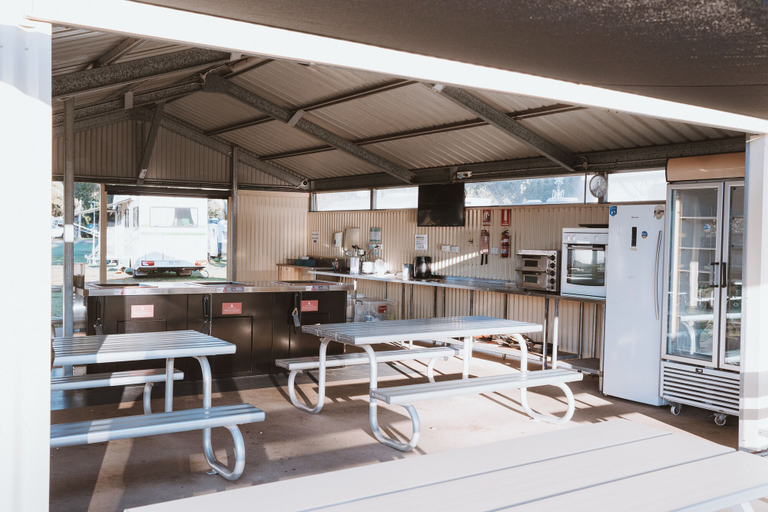 Food & Drinks, Discovery Parks - Bargara, Burnett - Pt A