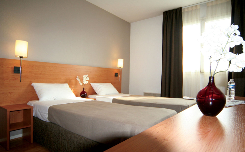 Bedroom 3, Sejours & Affaires Orléans Jeanne d'Arc, Loiret