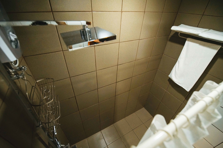 Bathroom 4, Hometown Hotel Makati - Edsa, Makati City