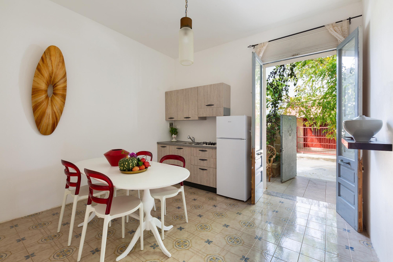 Dining 3, 3137 Villetta Velia by Barbarhouse, Lecce