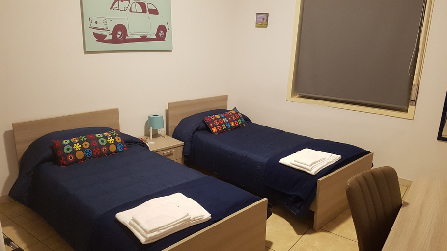 Bedroom 4, Etna Parking, Catania