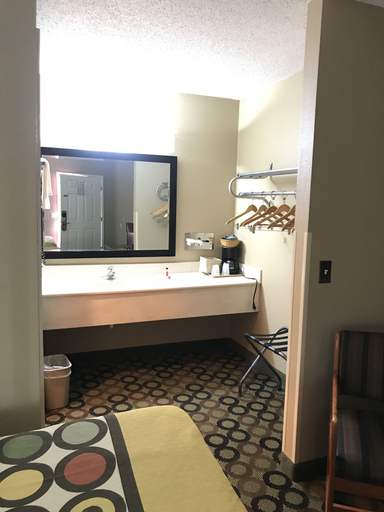 Bathroom 4, Super 8 by Wyndham Ashburn, Turner