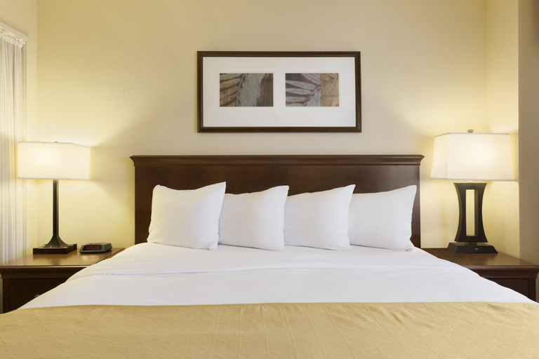 Bedroom 3, Country Inn & Suites by Radisson, Owatonna, MN, Steele