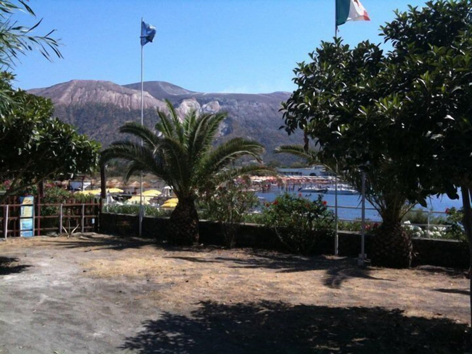 Others 4, Villaggio Togo Togo, Messina
