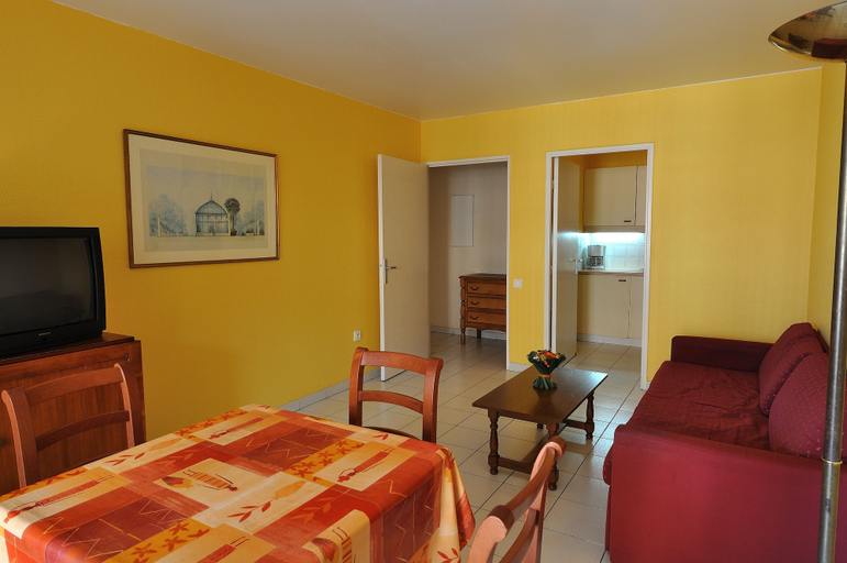Bedroom 5, Residhotel Villa Maupassant, Alpes-Maritimes