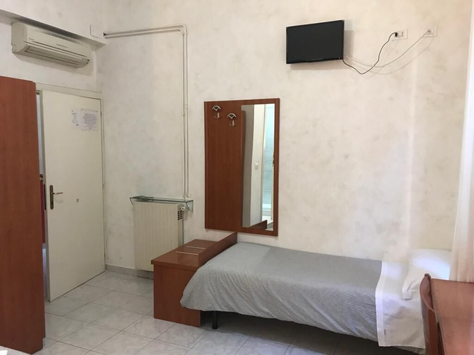 Bedroom 4, Les Artes, Roma