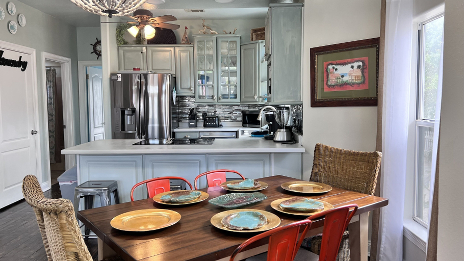 Food & Drinks, A Dose of Destin, Okaloosa