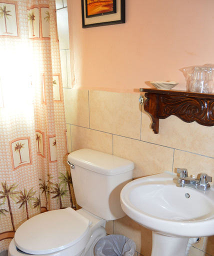 Bathroom 3, Hotel Los Cisneros, Managua