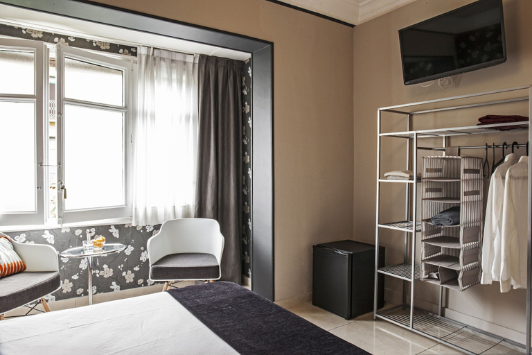 Bedroom 3, Ainb B&B Eixample Muntaner, Barcelona