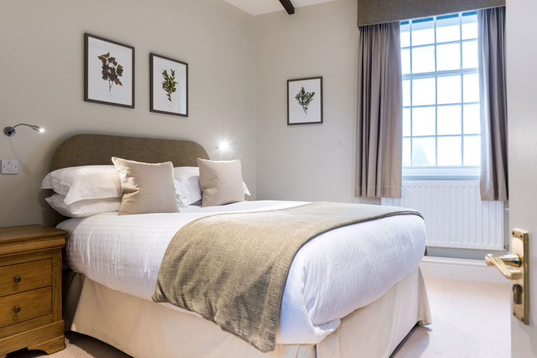Bedroom 2, The Swan at Hay Hotel, Powys