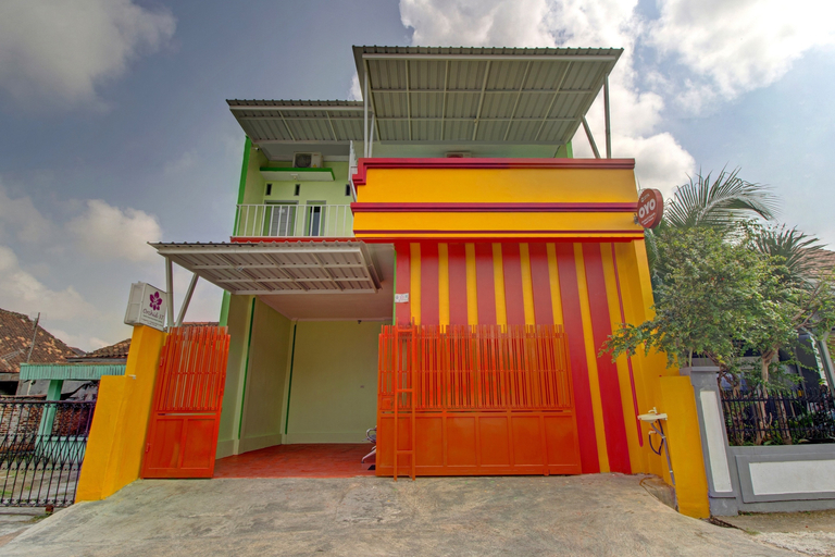 Exterior & Views 1, Orchid 37 Syariah Guest House, Bandar Lampung