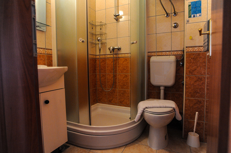 Bathroom 5, Hotel Prvan, Vrgorac